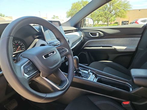 Used 2025 Jeep Compass Sport AWD/4WD image 10