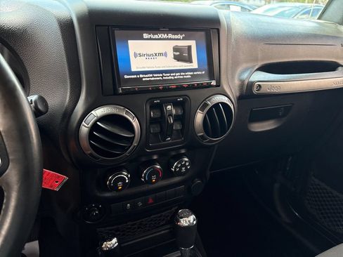 Used 2018 Jeep Wrangler Unlimited Sport S AWD/4WD image 8
