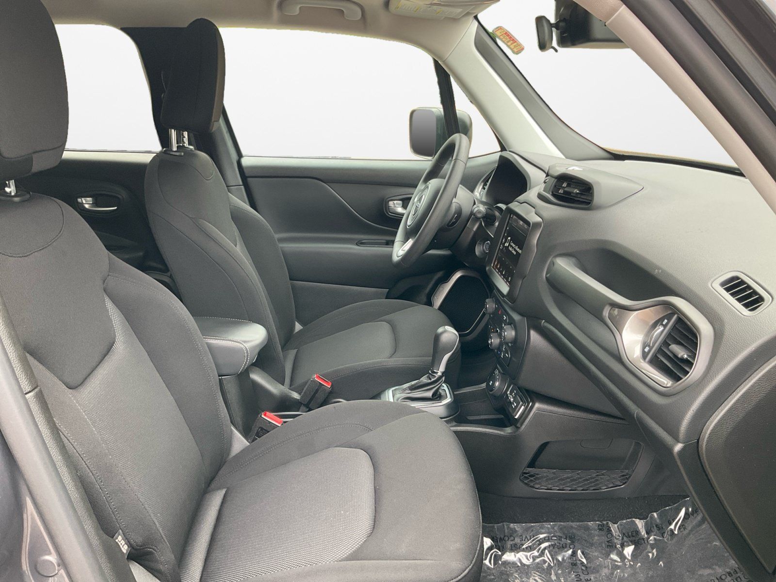 Used 2023 Jeep Renegade Latitude AWD/4WD image 17