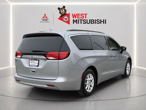 Used 2020 Chrysler Voyager Lxi image 5