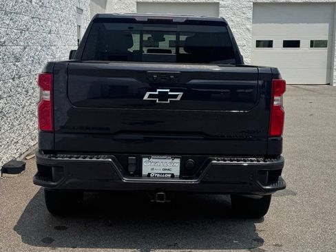 Used 2022 Chevrolet Silverado 1500 RST w/ Convenience Package II AWD/4WD image 4