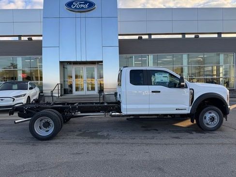 New 2026 Ford F550 4x4 Supercab Super Duty image 33