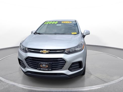 Used 2019 Chevrolet Trax LS FWD image 3