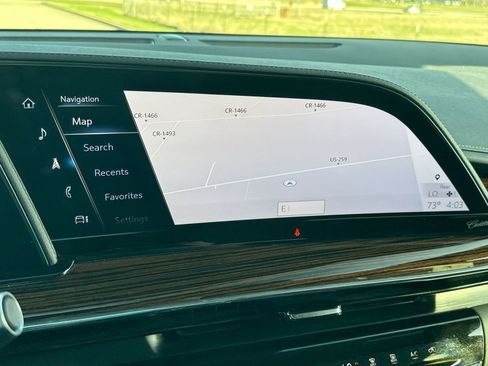 Used 2023 Cadillac Escalade ESV Premium Luxury image 18