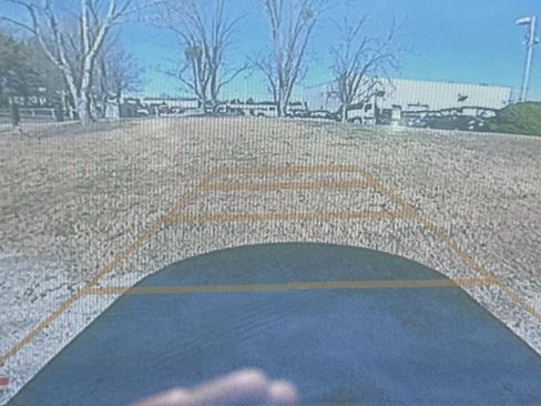 Used 2025 Chevrolet Malibu LT image 30