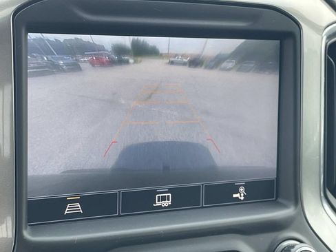 Used 2021 Chevrolet Silverado 1500 LT Trail Boss AWD/4WD image 18