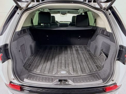 Certified 2025 Land Rover Discovery Sport S AWD/4WD image 29