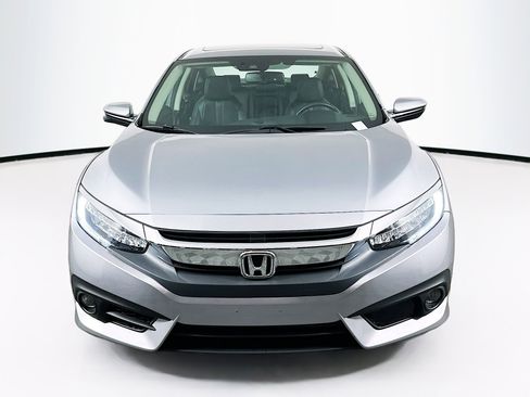 Used 2016 Honda Civic Touring image 2