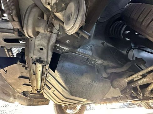 Used 1993 Volvo 940 Wagon 4D image 28