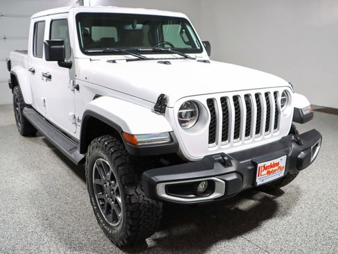 Used 2022 Jeep Gladiator Overland w/ Popular Equipment Package AWD/4WD image 5