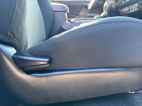 Used 2021 Toyota Tacoma TRD Off-Road w/ Technology Package image 31