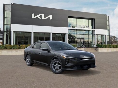 New 2025 Kia K4 LXS image 9