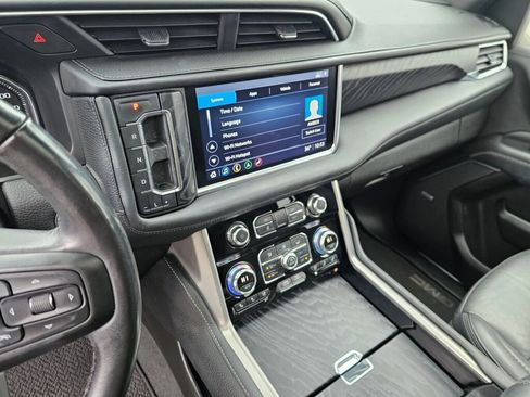 Used 2021 GMC Yukon Denali w/ Denali Premium Package image 34