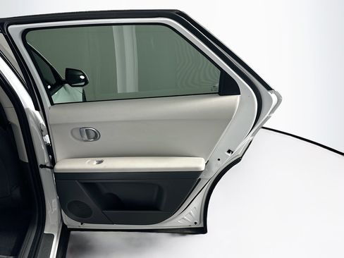 Used 2024 Hyundai Ioniq 5 SE RWD image 28