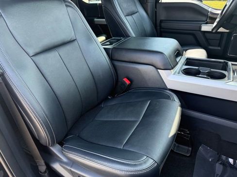 Used 2022 Ford F250 Lariat w/ Black Appearance Package image 14