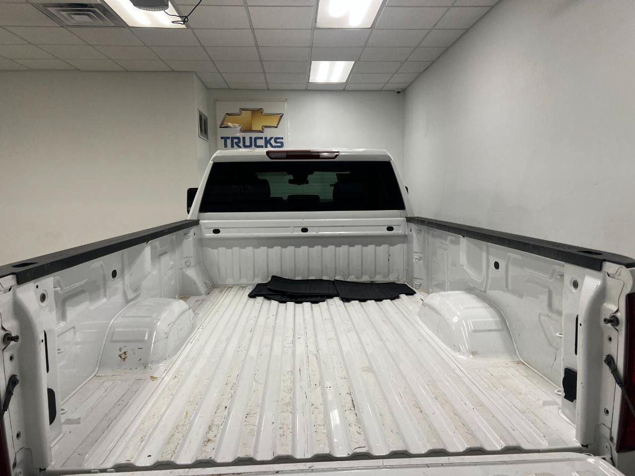 Used 2025 Chevrolet Silverado 2500 LT w/ Convenience Package AWD/4WD image 17