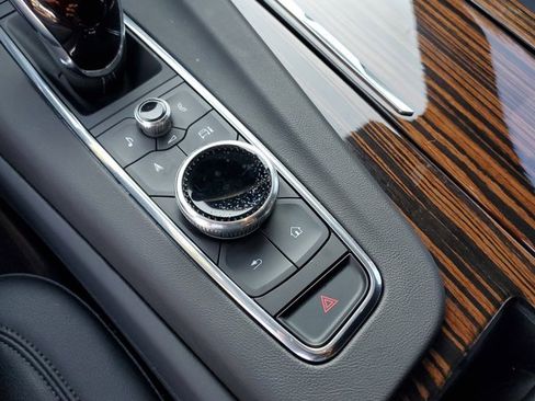 Used 2023 Cadillac Escalade Luxury image 32