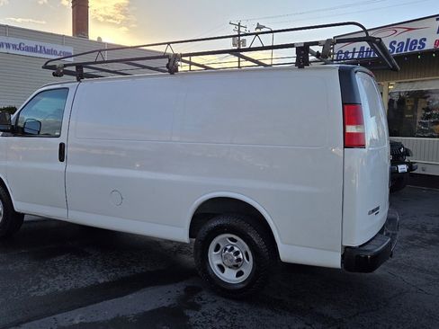 Used 2012 Chevrolet Express 3500 w/ Power Package image 12