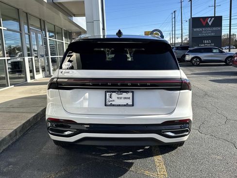 New 2026 Lincoln Nautilus Reserve image 6