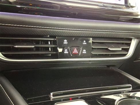 Used 2024 Volkswagen Atlas SEL Premium R-Line image 20