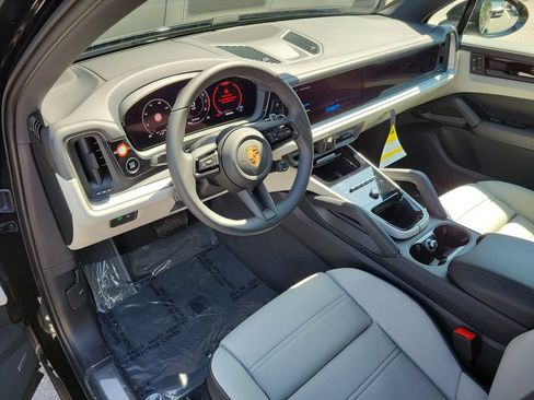 New 2026 Porsche Cayenne AWD/4WD image 4