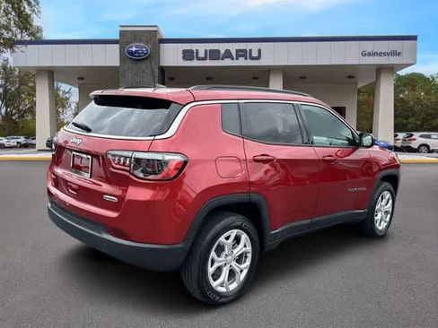 Used 2024 Jeep Compass Latitude w/ Convenience Group AWD/4WD image 6