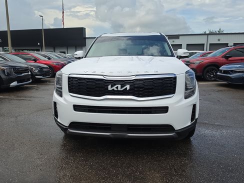 Used 2022 Kia Telluride S FWD image 3