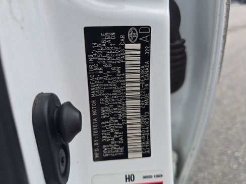 Used 2014 Toyota Corolla S image 28