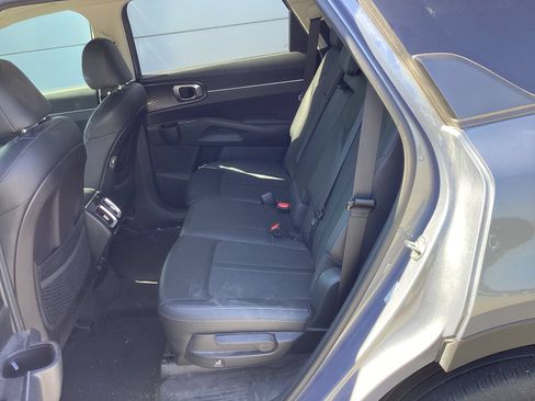 Used 2021 Kia Sorento S w/ Panoramic Sunroof Package AWD/4WD image 6