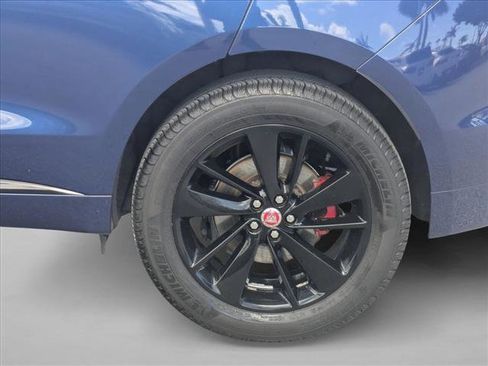 Used 2022 Jaguar F-PACE R-Dynamic S image 23