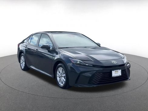 Used 2025 Toyota Camry LE image 2