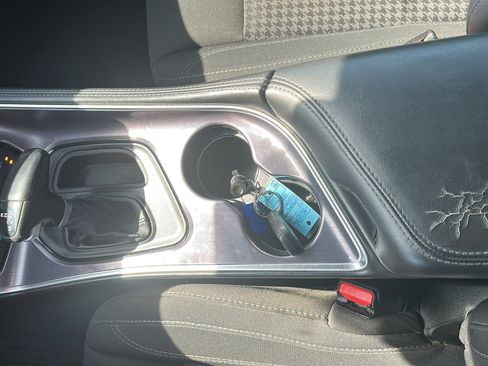 Used 2018 Dodge Challenger SXT RWD image 13