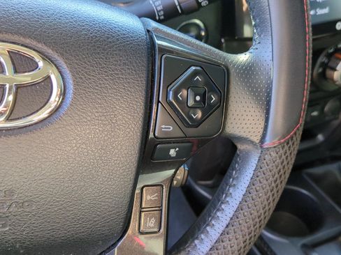 Used 2020 Toyota 4Runner TRD Off-Road Premium image 18