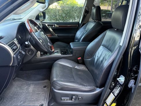 Used 2016 Lexus GX 460 w/ Premium Package image 19