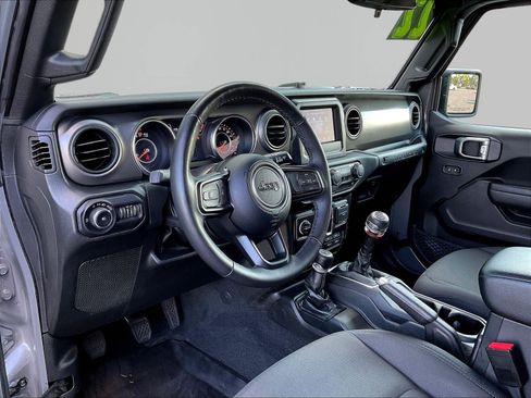 Used 2022 Jeep Wrangler Unlimited Sport AWD/4WD image 17