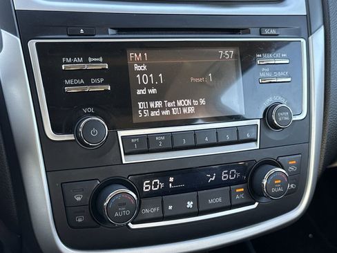 Used 2017 Nissan Altima 2.5 SV w/ Convenience Package FWD image 23