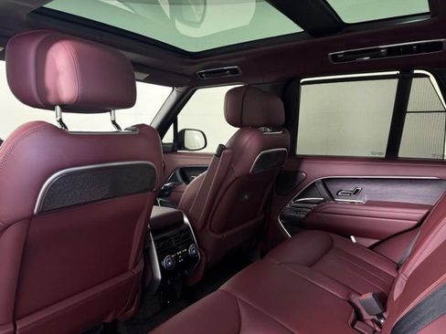 Used 2025 Land Rover Range Rover Autobiography AWD/4WD image 19