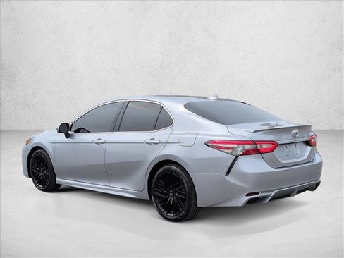 Used 2019 Toyota Camry SE FWD image 6