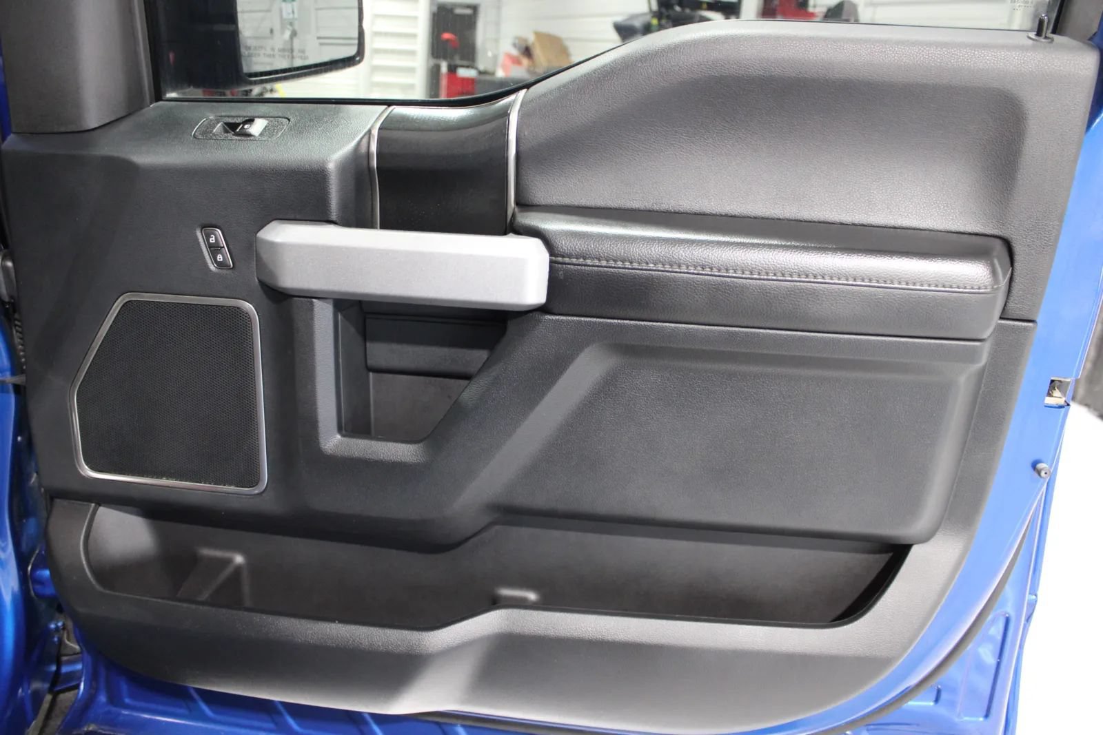 Used 2018 Ford F150 Raptor w/ Equipment Group 802A Luxury AWD/4WD image 32