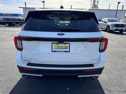 Used 2025 Ford Explorer Platinum w/ Ultimate Package image 4