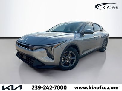New 2025 Kia K4 LXS