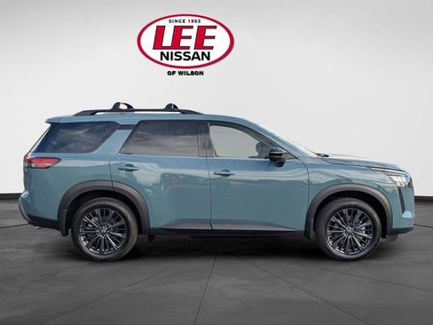 New 2026 Nissan Pathfinder SL FWD image 2