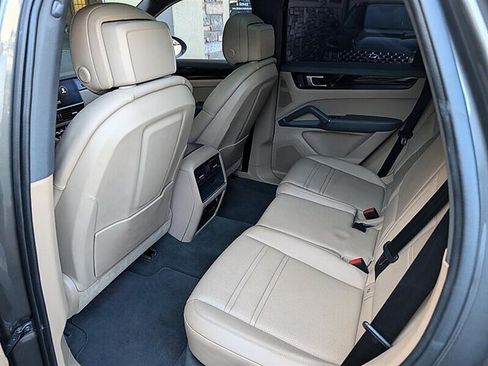 Used 2023 Porsche Cayenne w/ Premium Package AWD/4WD image 26