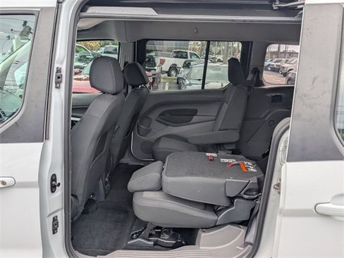 Used 2022 Ford Transit Connect XLT image 12