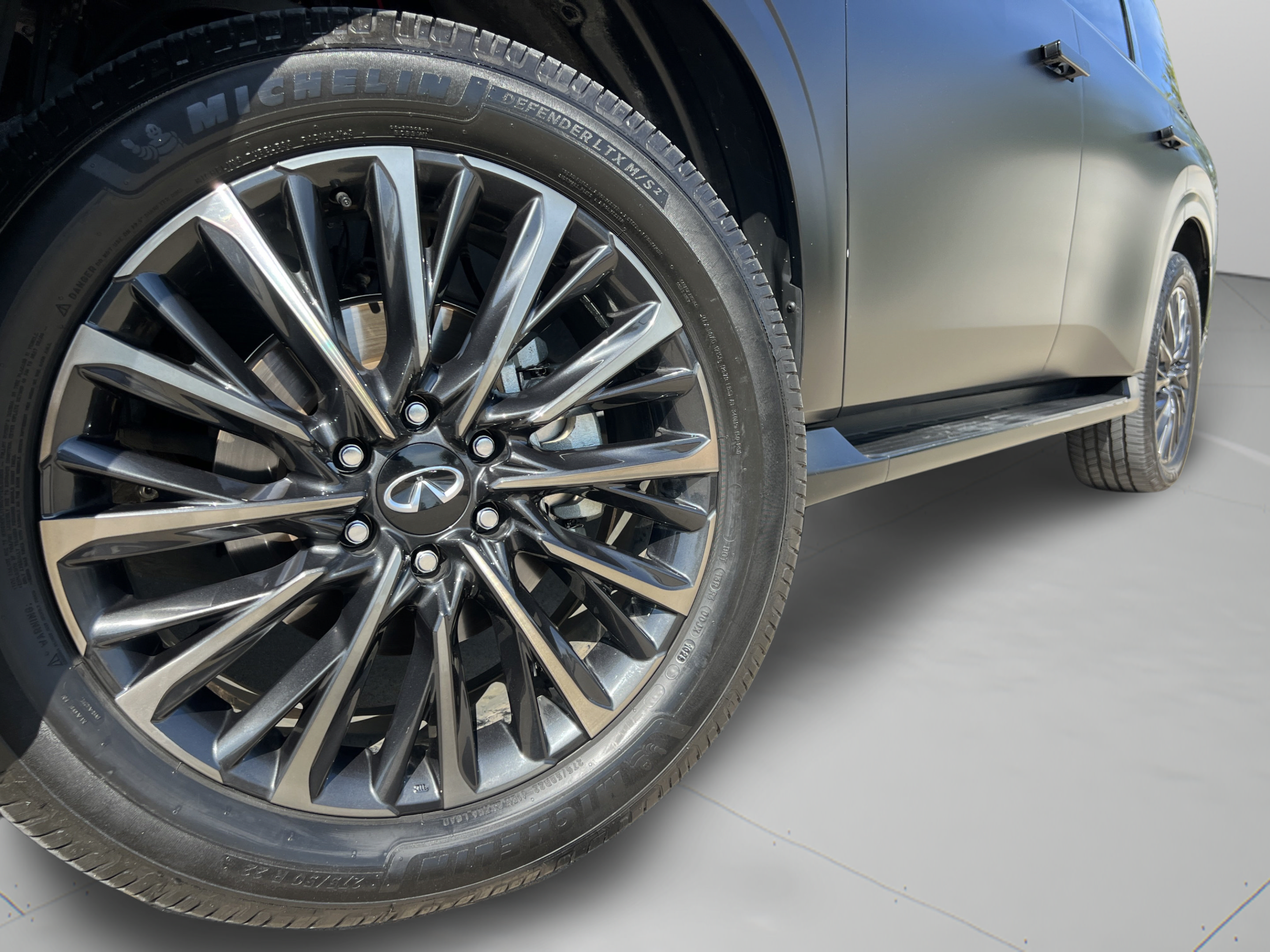 Used 2025 INFINITI QX80 Autograph AWD/4WD image 37