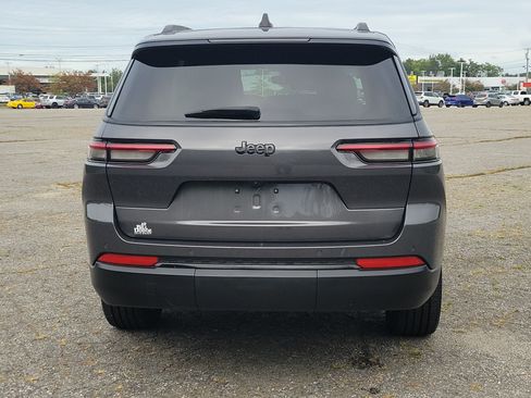 Used 2024 Jeep Grand Cherokee L Laredo RWD image 6