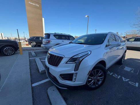 Used 2021 Cadillac XT5 Premium Luxury image 1