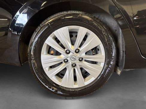 Used 2024 Nissan Sentra S FWD image 19
