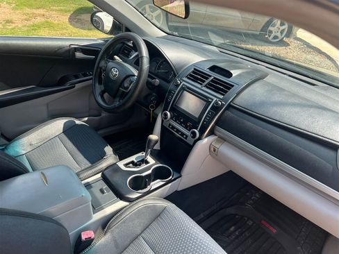 Used 2012 Toyota Camry LE FWD image 13