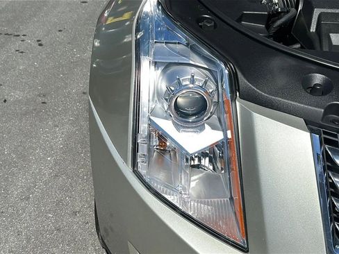 Used 2016 Cadillac SRX Luxury w/ Driver Awareness Package FWD image 36
